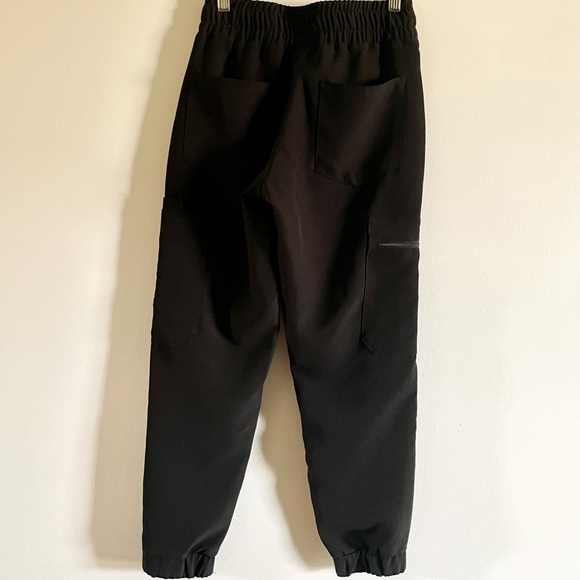 Luuna Astra Jogger Scrub Pants - Picture 8 of 9